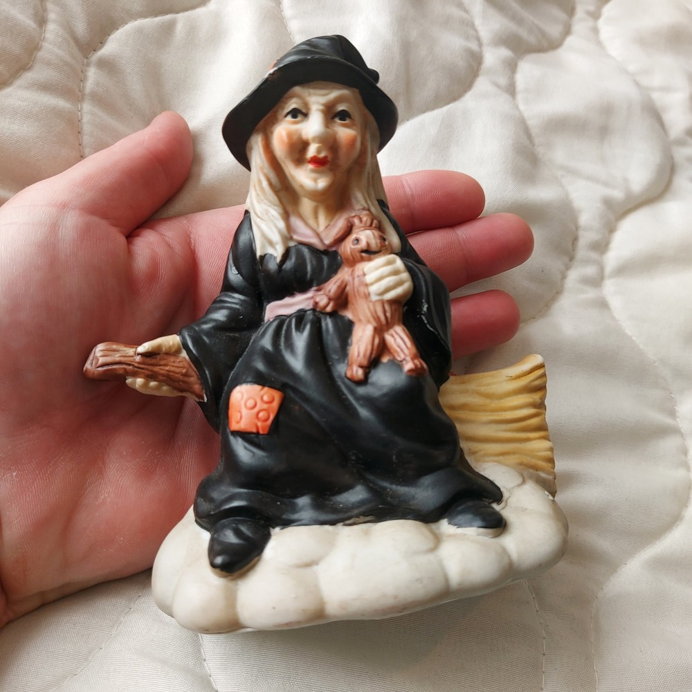 Vintage Brinns Ceramic Witch Figurine Halloween Decor Broomstick Voodoo Doll 6in - Picture 5 of 6